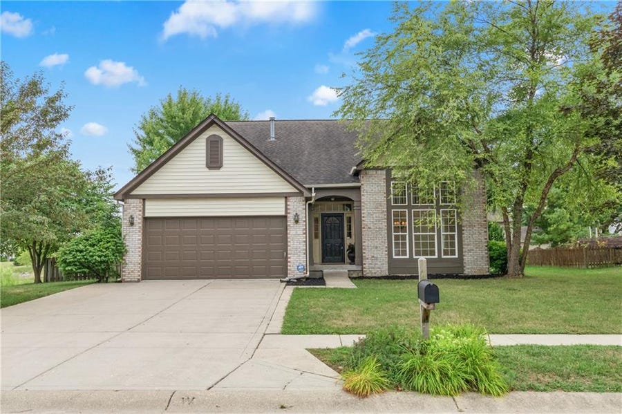 Brownsburg, IN Office & Realtors Carpenter Realtors, Inc.